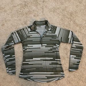 Nike Dri-fit long sleeve pullover - medium